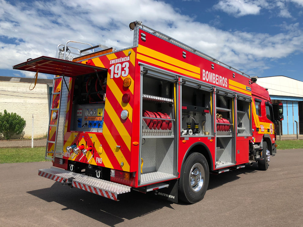 Novo Auto Bomba Tanque Resgate Para O Corpo De Bombeiros De Florianópolis Notícias Mitren 7525